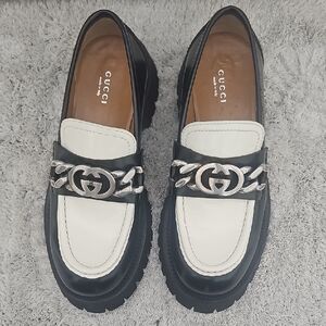 Gucci Women's Black and Cream Loafers with Silver Accent